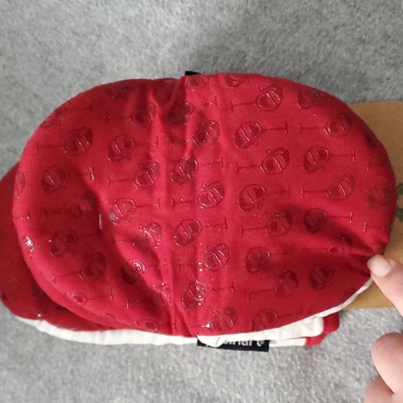 Cuisinart Christmas ovenmitts - Picture 3 of 3